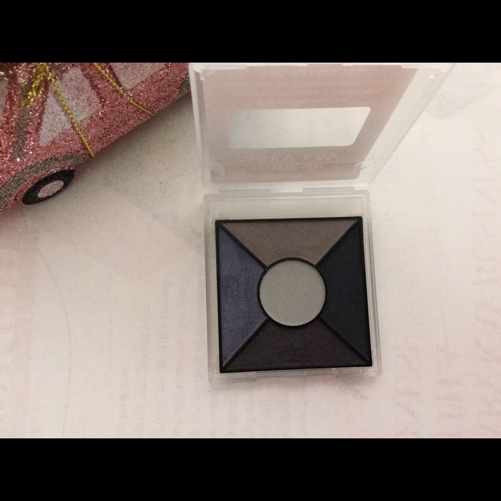 Simply Smoke Eye Color Palette by Mary Kay
